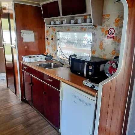 Ahooj Camping *